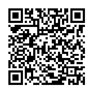 便见到那巨人的虚影突然展开双臂将萧青抱在怀里二维码生成