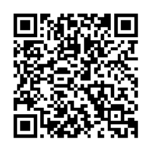 便见那乌云黑气笼罩翻腾下的大军走出了一队队赤着上身的人来二维码生成