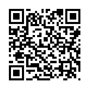 俊逸的脸上多了一些疲惫与风尘仆仆二维码生成