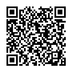 俞清沧把五百块上品灵石和两瓶丹药放入金元罩中二维码生成