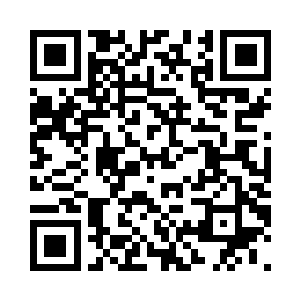 修长的手指抬起了叶海凝小巧的下巴二维码生成