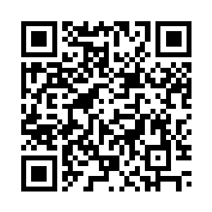 倒是有不少的家长上前跟老师闲谈二维码生成