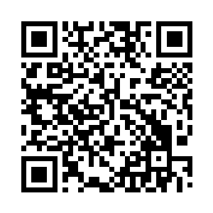 倚着一群侧帽风流神态殷勤的小鲜肉二维码生成