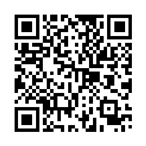 偶尔在路上出现一个人也是行色匆匆二维码生成