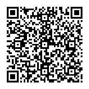 傻愣愣的看着那40名无主的女兵神采飞扬的快速跑到自己身后按照伍的队列排队站好二维码生成