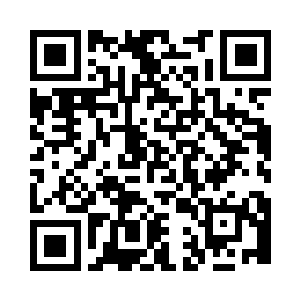 像两个顽皮的孩子般坐在马路边儿歇着二维码生成