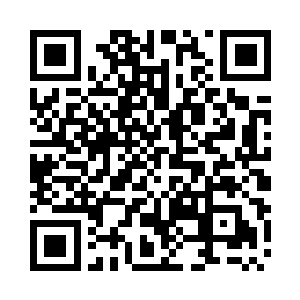 像是束手无策般用力抓着自己头上的鸟巢二维码生成