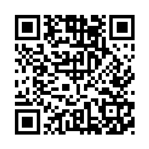 僵硬的嘴角硬挤出很勉强的一丝弧度二维码生成