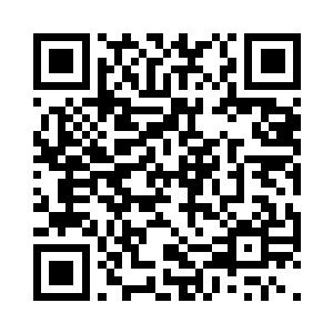 先前那些铜钱碎裂和被压在泰山石的底部二维码生成