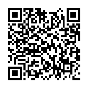 光着身体的杜曼雪迷迷糊糊的坐在了马桶上上厕所二维码生成