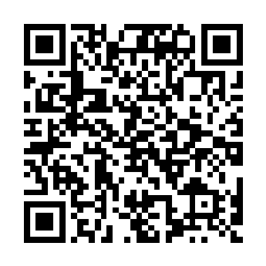 克里斯蒂亚诺·罗纳尔多在领奖的时候脸上的表情都不是很好看二维码生成