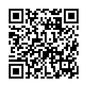 全然不顾她们正在被无数的人围观二维码生成