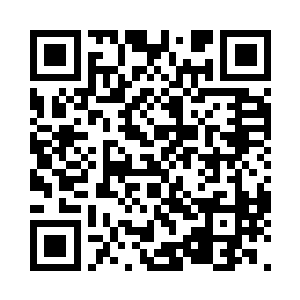 全然不顾边上还有一个大为尴尬的李文二维码生成