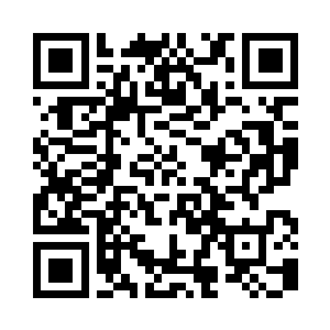 全身只穿着一条深v吊带短裙的女大学生道二维码生成