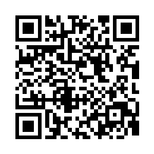 八名炎角战士提着手上的武器朝前方潜去二维码生成