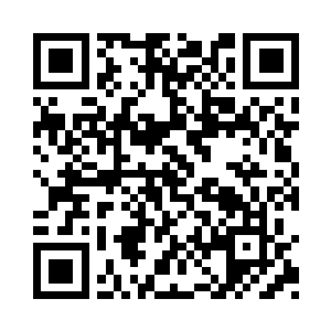 八大家族的人就慢慢的被黑衣人逼退到船舱中二维码生成