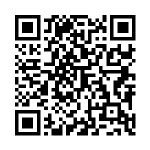 八点二十的时候他就出现在了酒店的自助餐厅二维码生成