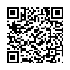 公孙光定带着两百多名护卫站在楼梯下面二维码生成