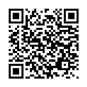 六叔不断的将天材地宝往巨鼎里面丢二维码生成