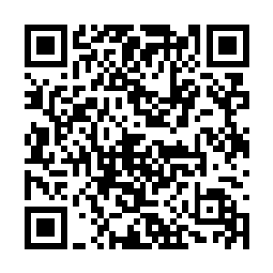 其中一个为首的魁梧大汉一把就抓过了柯震的领子二维码生成