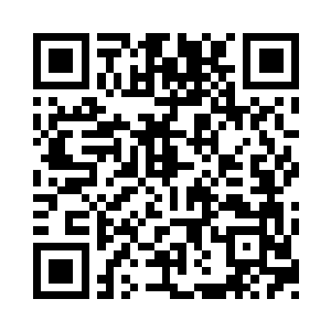 其中一个人还有意无意地朝这边瞄了几眼二维码生成