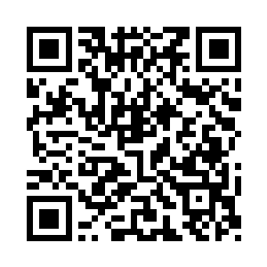 其中一个公子是不是左鬓上插着一朵红花二维码生成