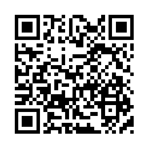 其中一人就要把倒在地上流血的尹苏拉起来二维码生成