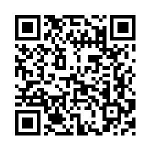 其中三个正对着大门而且离大门近的人二维码生成