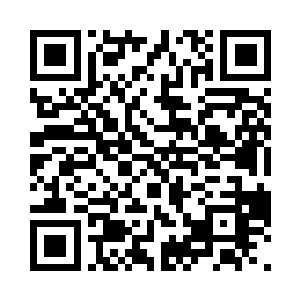 其中还能看到飘动的厚厚的乌云和尘埃二维码生成