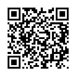 其余人的胸口纷纷挂有影月组织的徽章二维码生成