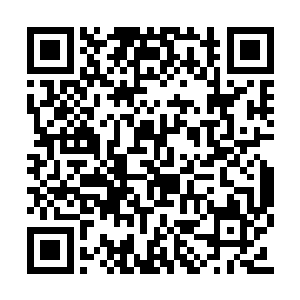 其右手也不由自主地捂住了自己的左侧胸口……二维码生成