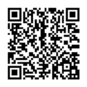 其实也正是因为他对那两个掌控秦家大权的女人不满的一个爆点二维码生成