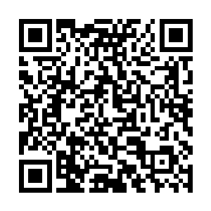 其实心中总有些说不清道不明的东西夹杂在三人之间二维码生成