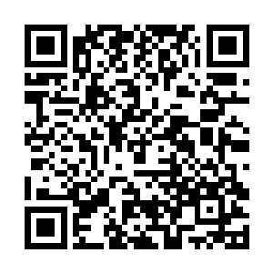 内心深处那种纠葛和撕裂的感觉让他的呼吸有些急促二维码生成