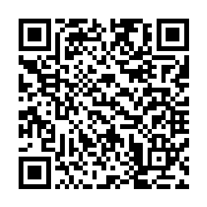 再一次落到李郑一的脸上的那两个已经渐渐变淡的五指印上二维码生成