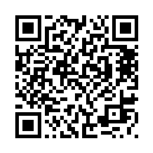 再从浴室门口走出的苗毅披头散发二维码生成