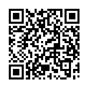 再从随身带的小包包里拿出一把枣木梳二维码生成