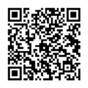 再次施展幻影鱼龙步一下子来到了柳生三郎的身前二维码生成