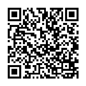 再次透着狙击枪上面的瞄准镜朝着谢文东的房间望去二维码生成
