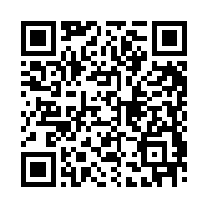 再步步逼近被打发出去后重重落在地上的容觐二维码生成