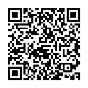 再然后那银色的金属团竟然在空中隐隐散发出一点点红色光芒二维码生成