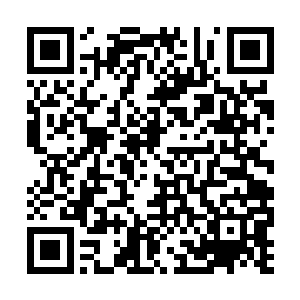 再看到寒冰雪被溜傻小子一般的任劳任怨忙来忙去二维码生成