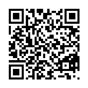 再看看他腰间蠢蠢欲动的金色巨蟒手枪二维码生成