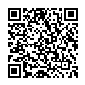 再说肖旺财每天都在站在楼上卡看着店铺的生意二维码生成