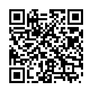 农民抱着一挺微冲趴在轻卡的上面二维码生成