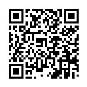 冲过来的士兵已经在这汉子的背后举起了钢刀二维码生成