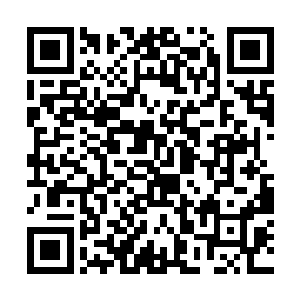 冲雅文的背影瞪了一眼之后孟兆宣给黄毛使了个眼色二维码生成