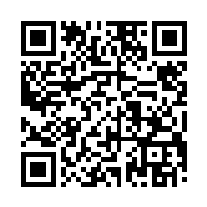 冷冷的睨了一眼不远处朝这边飞奔过来的男人二维码生成