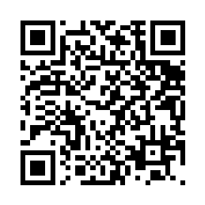 冷小邪则带着纪念继续招呼别的客人二维码生成