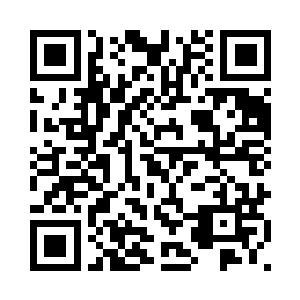 冷小野和皇甫耀阳换上正式的晚装二维码生成
